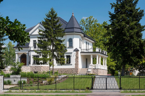 A megszokott nyitvatartás mellett újból megnyitja kapuit a Bencs Villa!