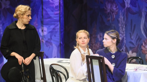 Három nővér a kamarában: pénteken tartják a premiert (fotók)