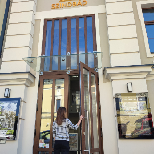 Jegyirodánk újra a Szindbád épületében található!